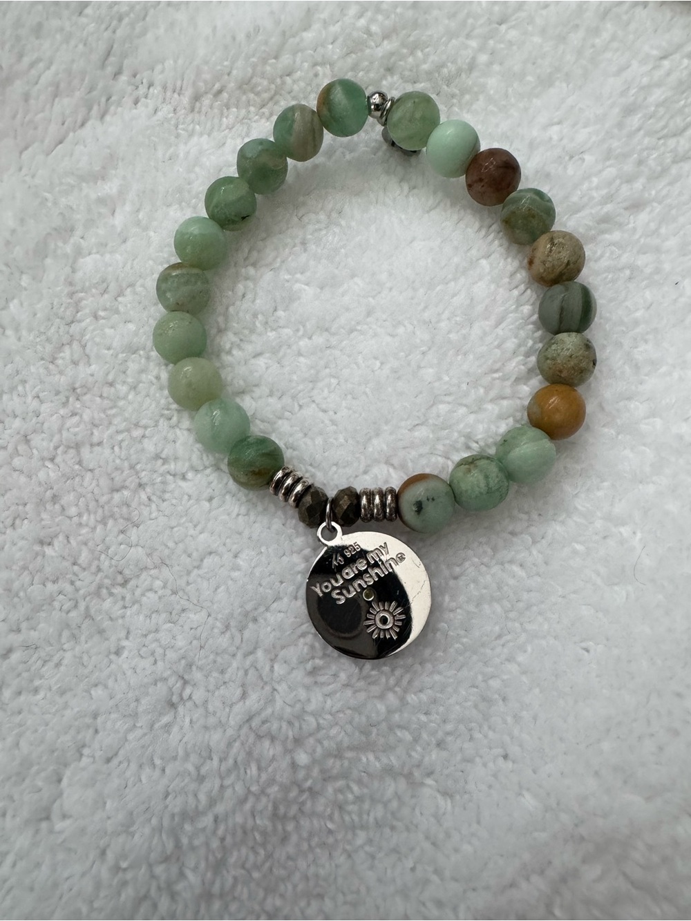 T. Jazelle Green and Brown Beaded Stretch Bracelet with Sunburst Charm - NEW - Picture 5 of 9